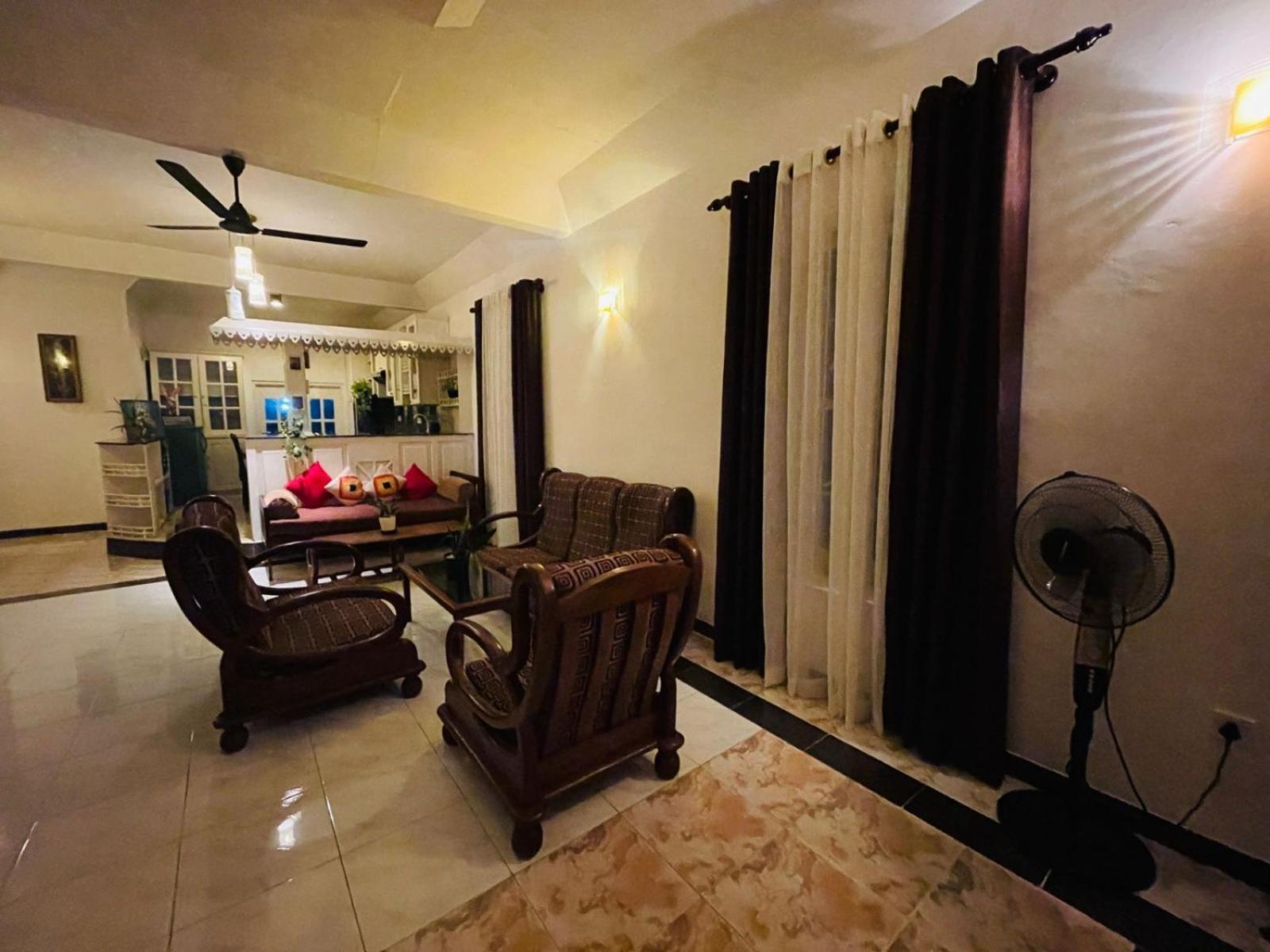 Winston Dutch Canal Villa Guest House Негомбо Екстер'єр фото